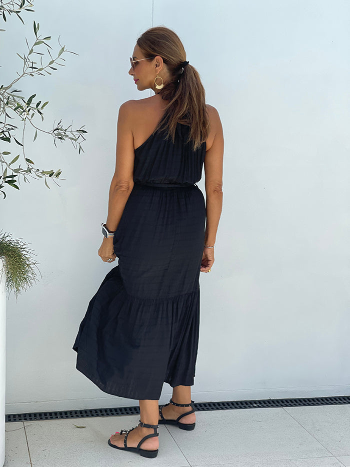 Annika Black Maxi