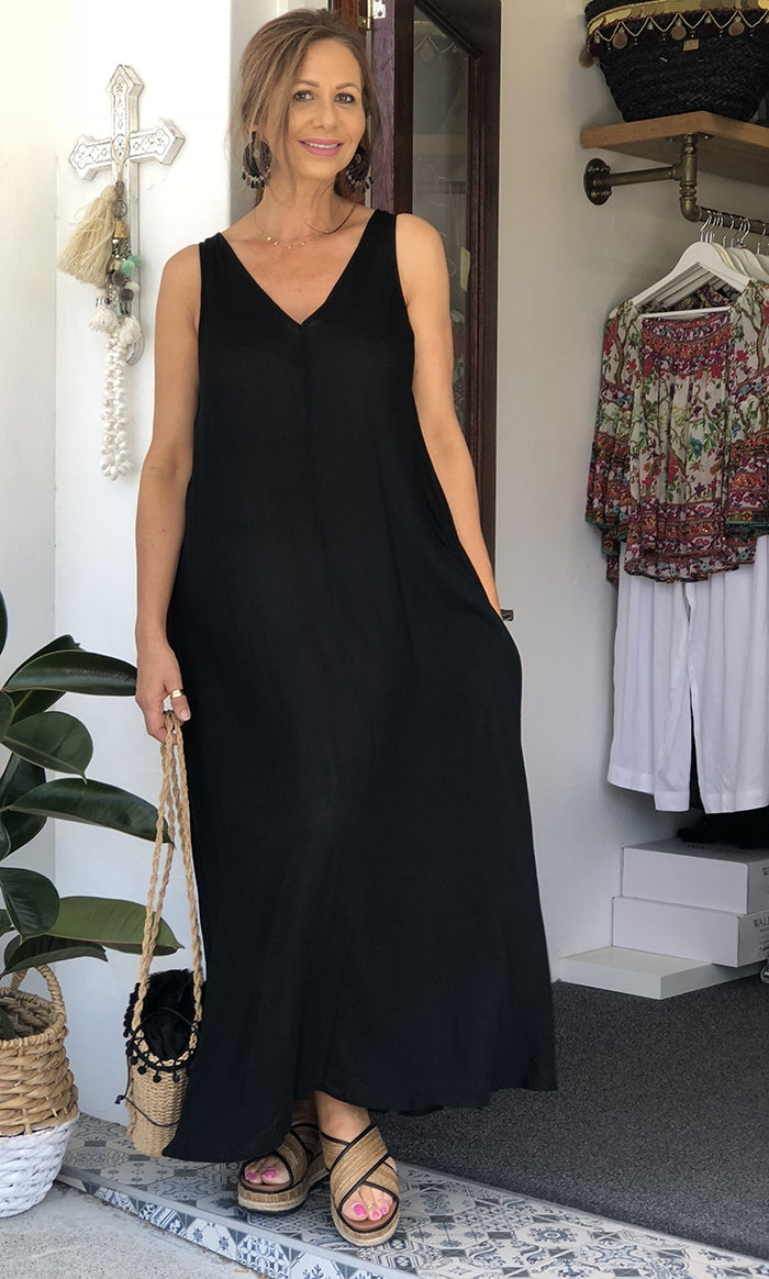 Maxi Mexicana Black Dress